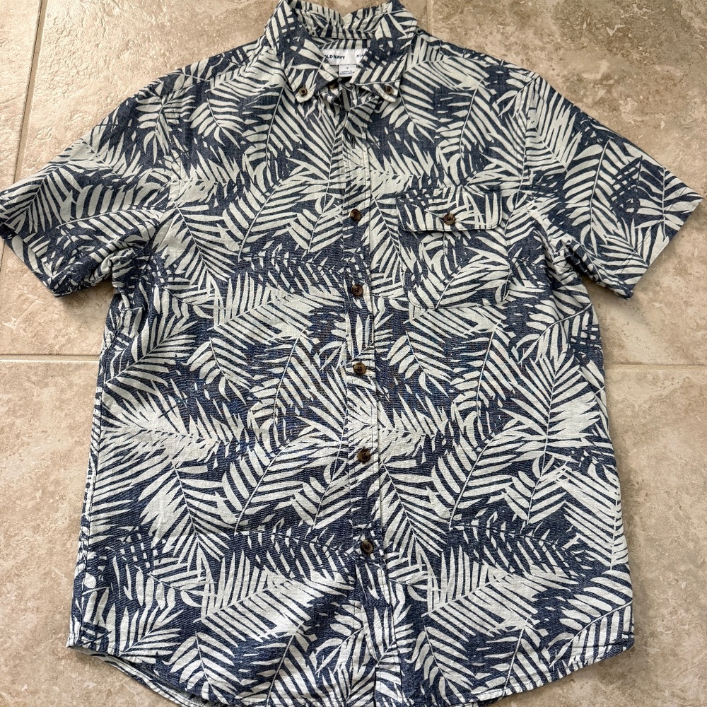 Men’s Old Navy cotton button down size S